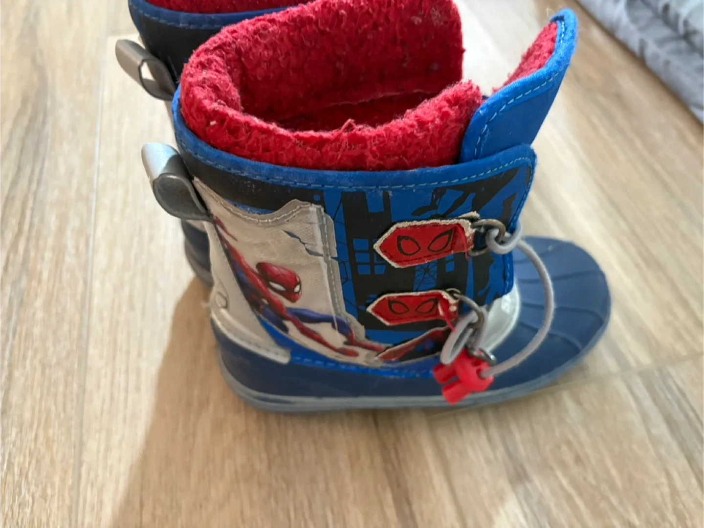 Spider-Man Winter Boots - Size 13 image indicator(3)