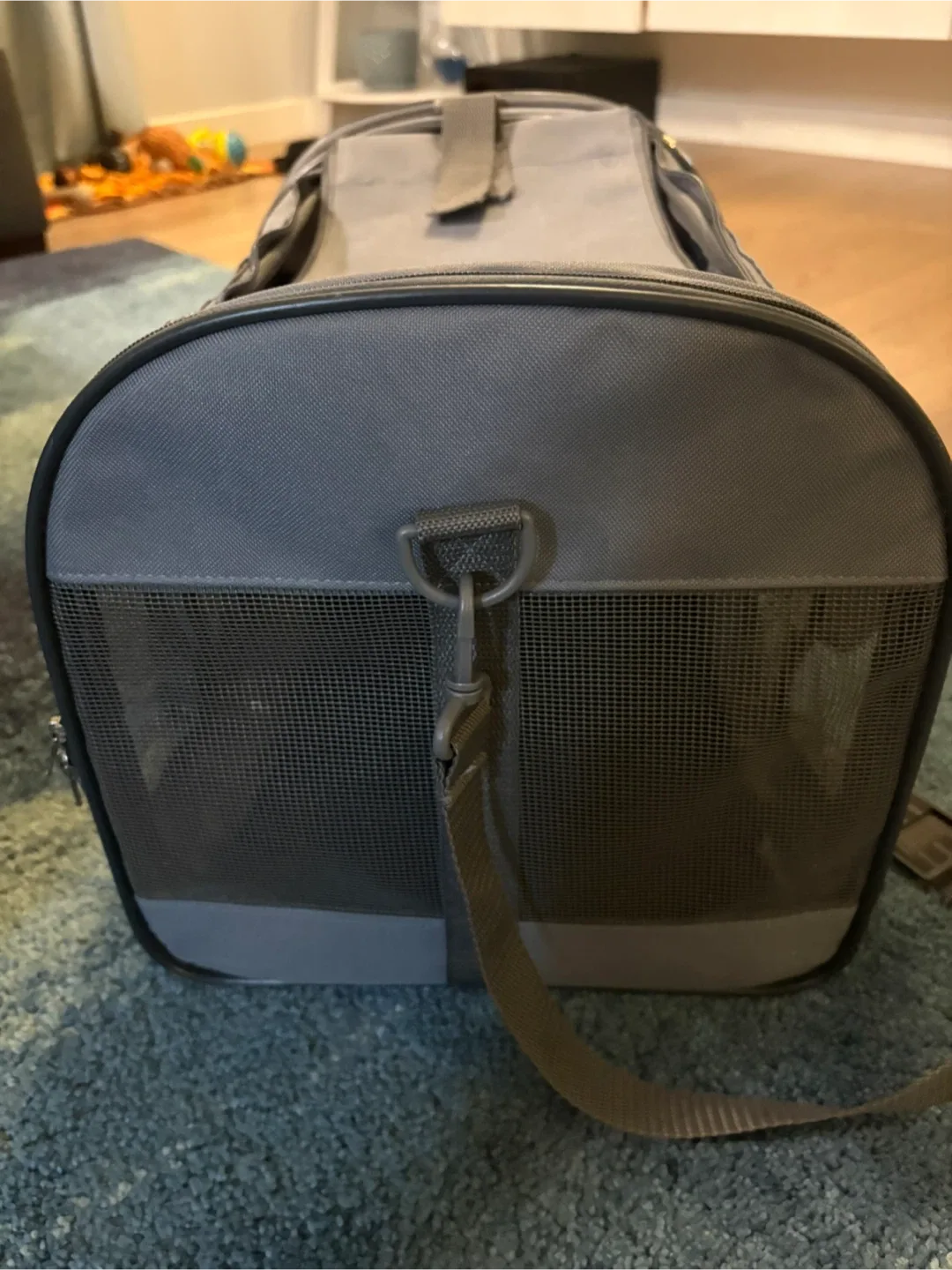 Grey Pet Carrier image indicator(2)