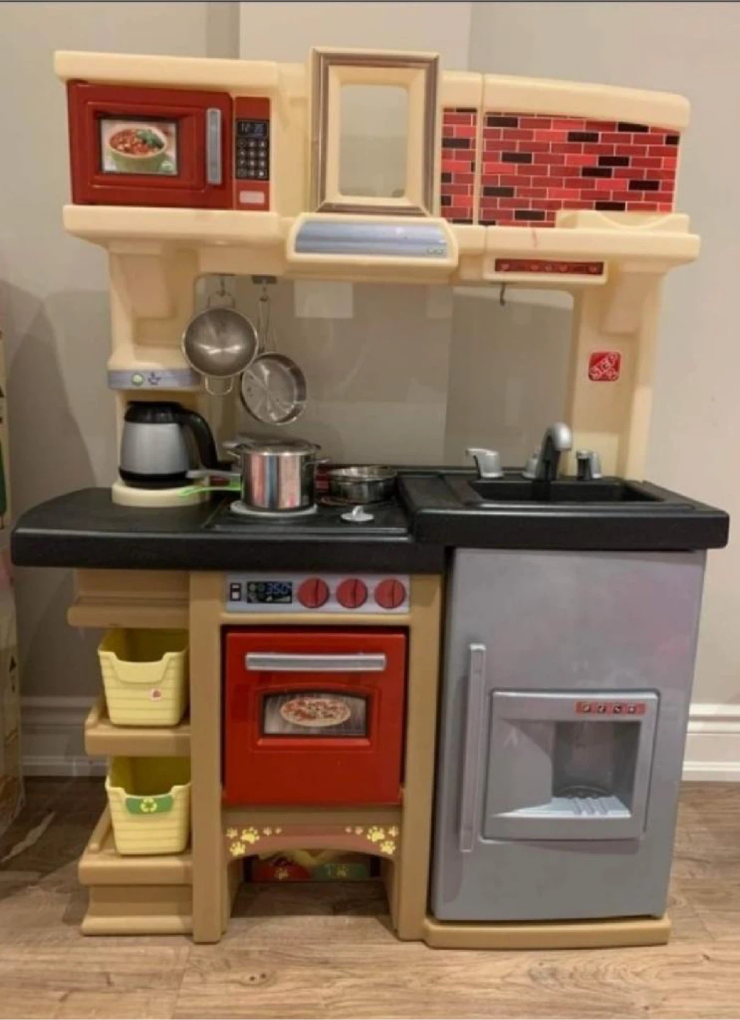 Step2 Play Kitchen like brand new