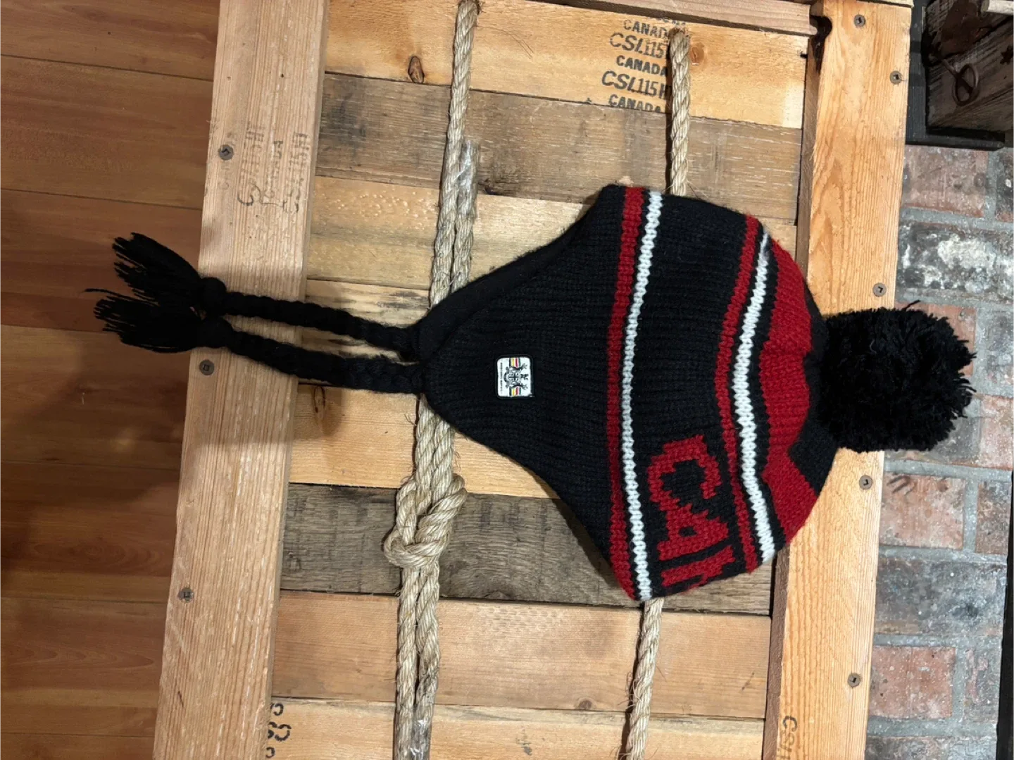 🇨🇦 Canada Toque - Hudson’s Bay Olympic Edition image indicator(7)