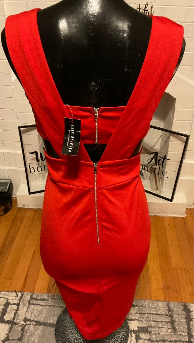 Brand New Fashion Nova Red Dress - Size M image indicator(4)