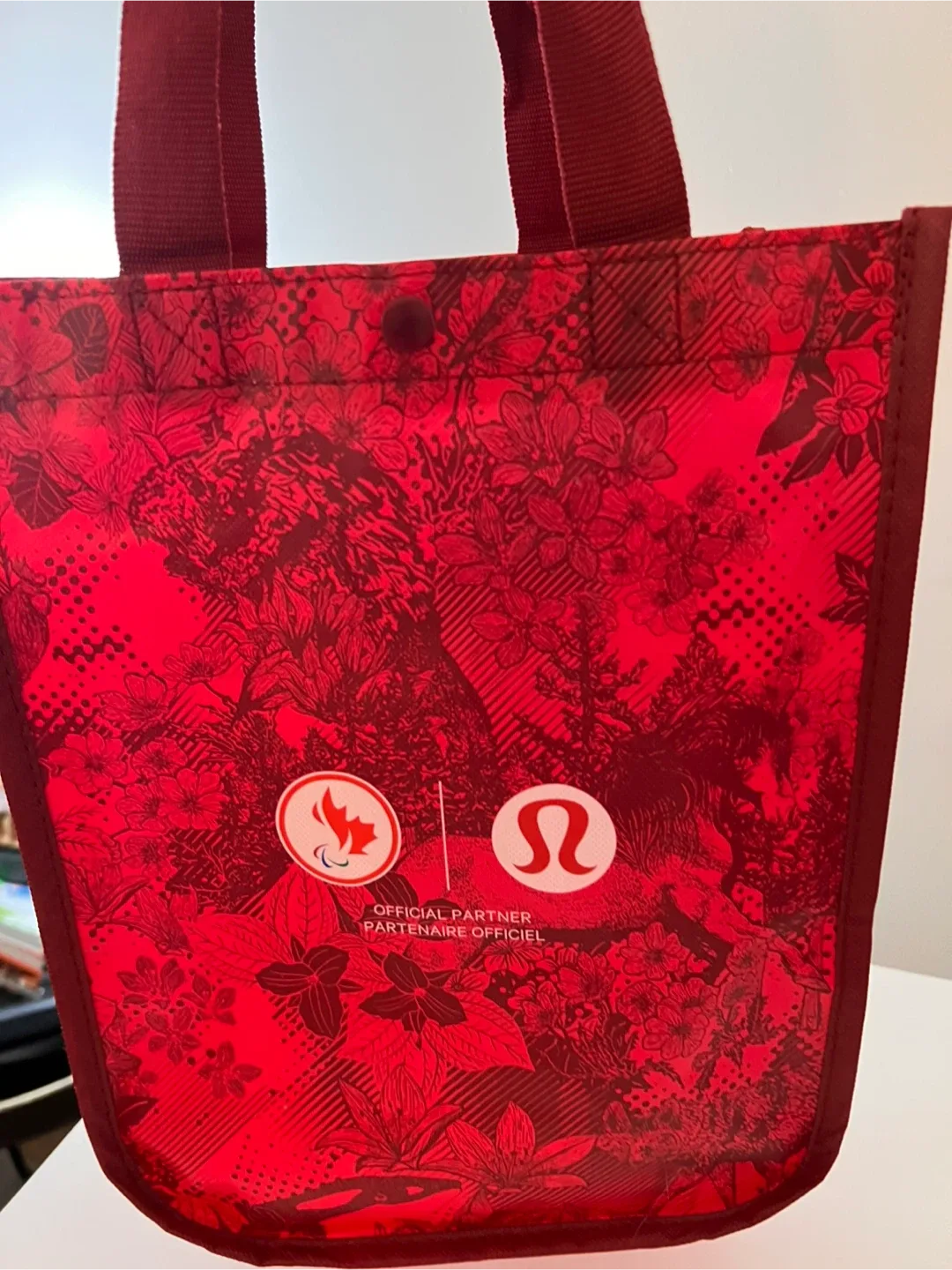Lululemon Team Canada Reusable Tote Bag - perfect lunch bag image indicator(3)