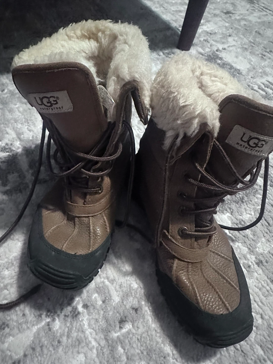UGG Waterproof Leather Boots 5.5US - photo 2