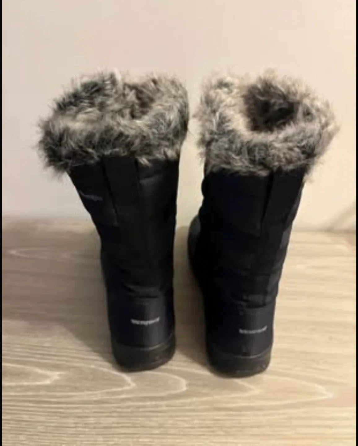 BRAND NEW - Woman’s Columbia Black Winter Boots image indicator(3)