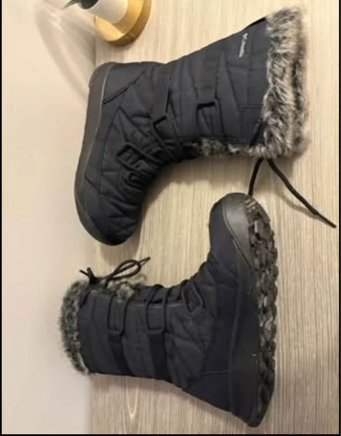 BRAND NEW - Woman’s Columbia Black Winter Boots image indicator(4)