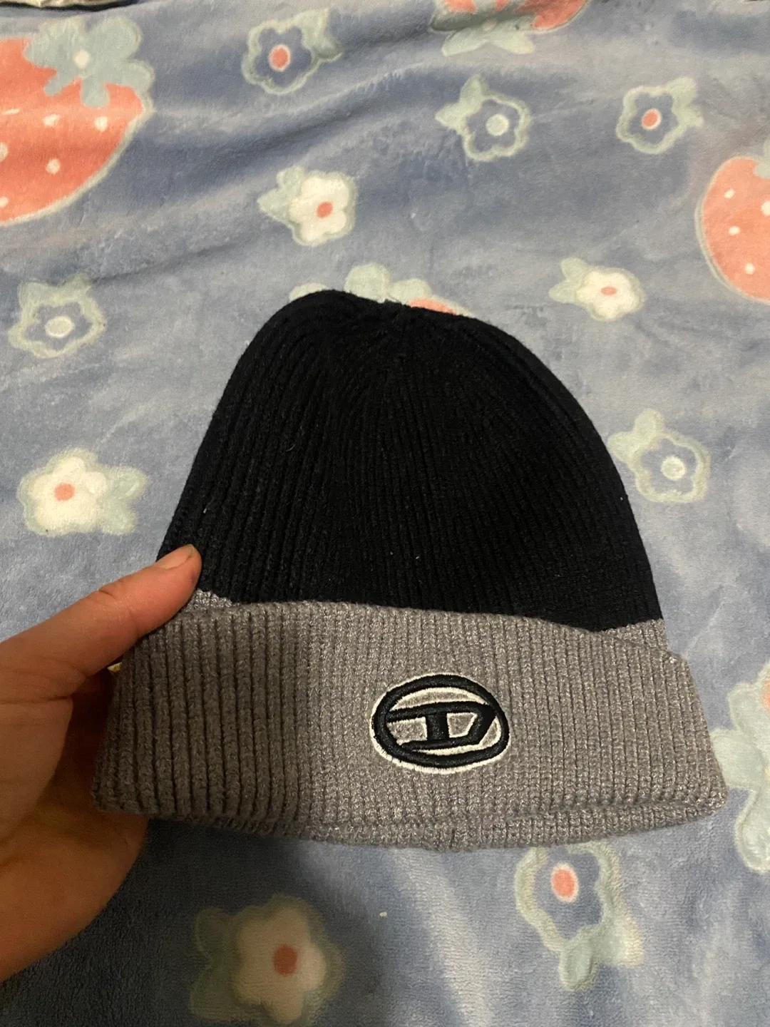 Diesel Gray & Black Beanie image indicator(3)