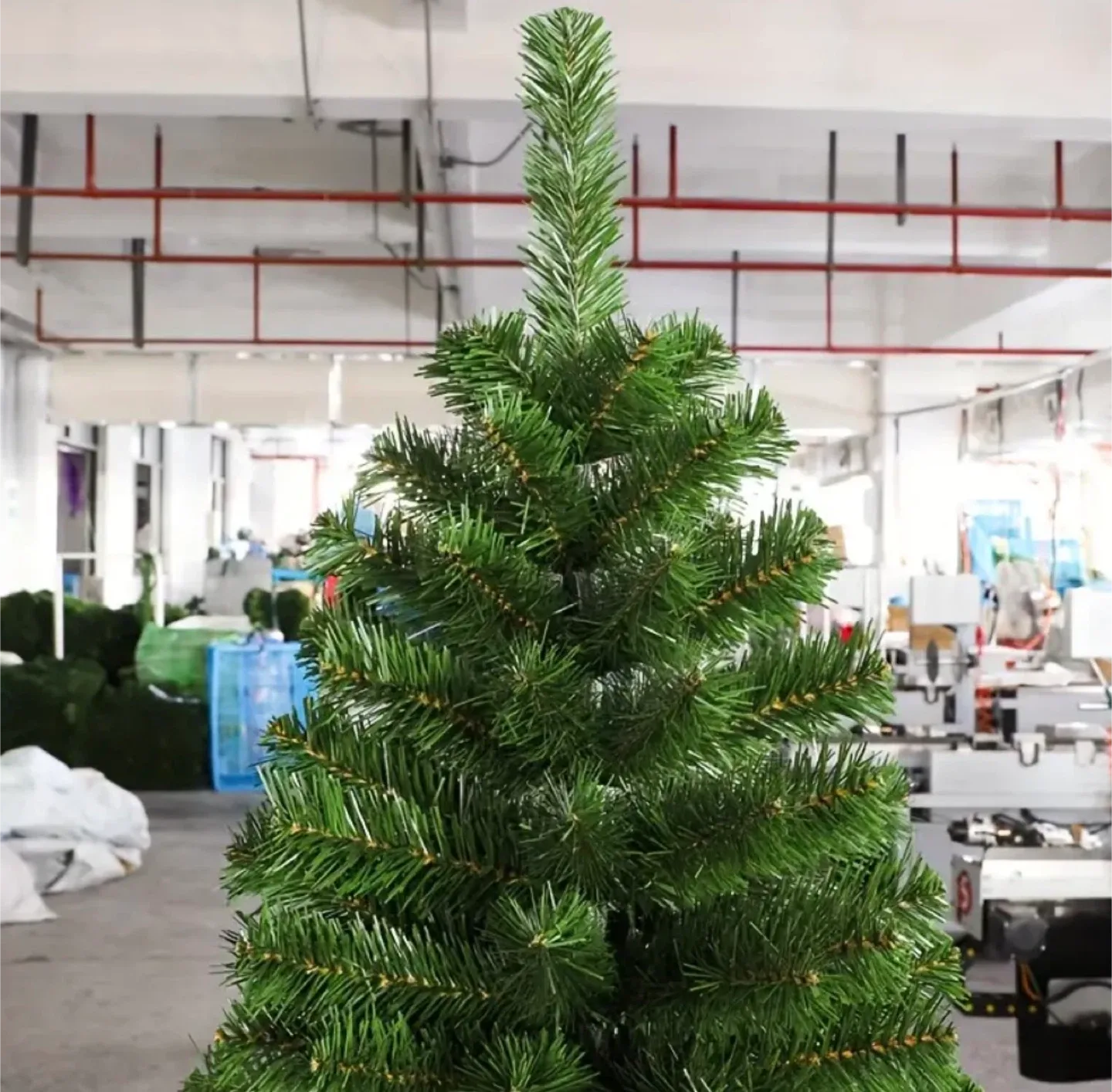 Christmas Tree 6ft - Brand new in box image indicator(2)