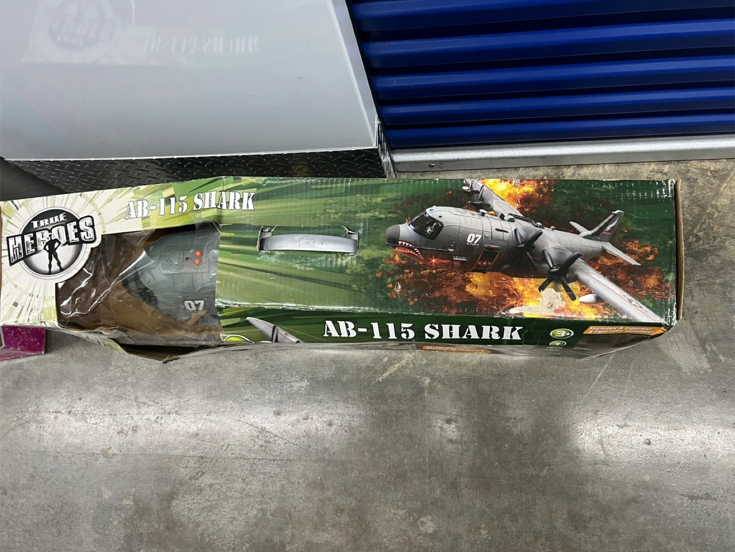 True Heroes AB-115 Shark Toy Airplane image indicator(7)