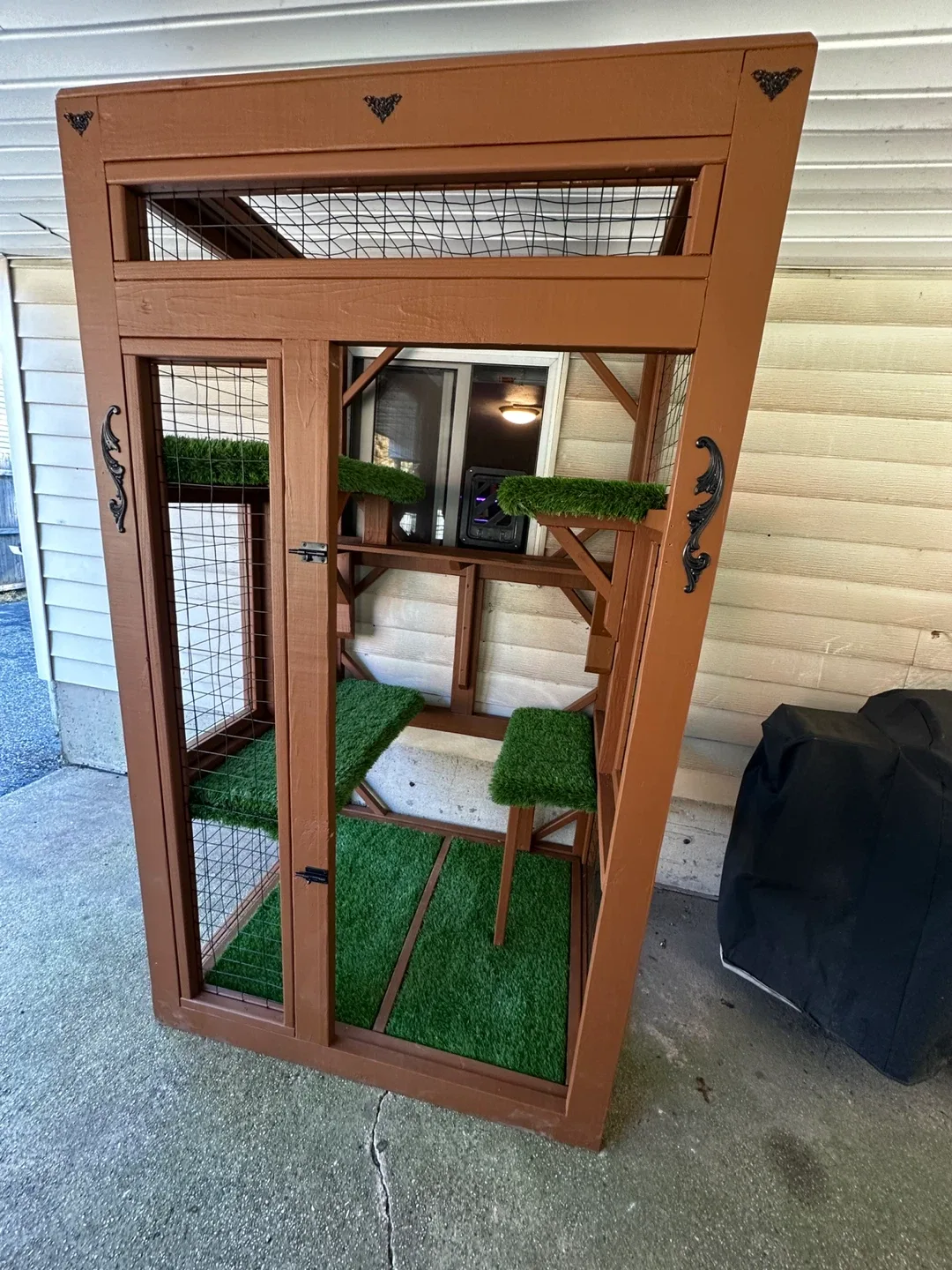 Luxury Catios & Towers 🐾 | Built to Last 10+ Years image indicator(9)