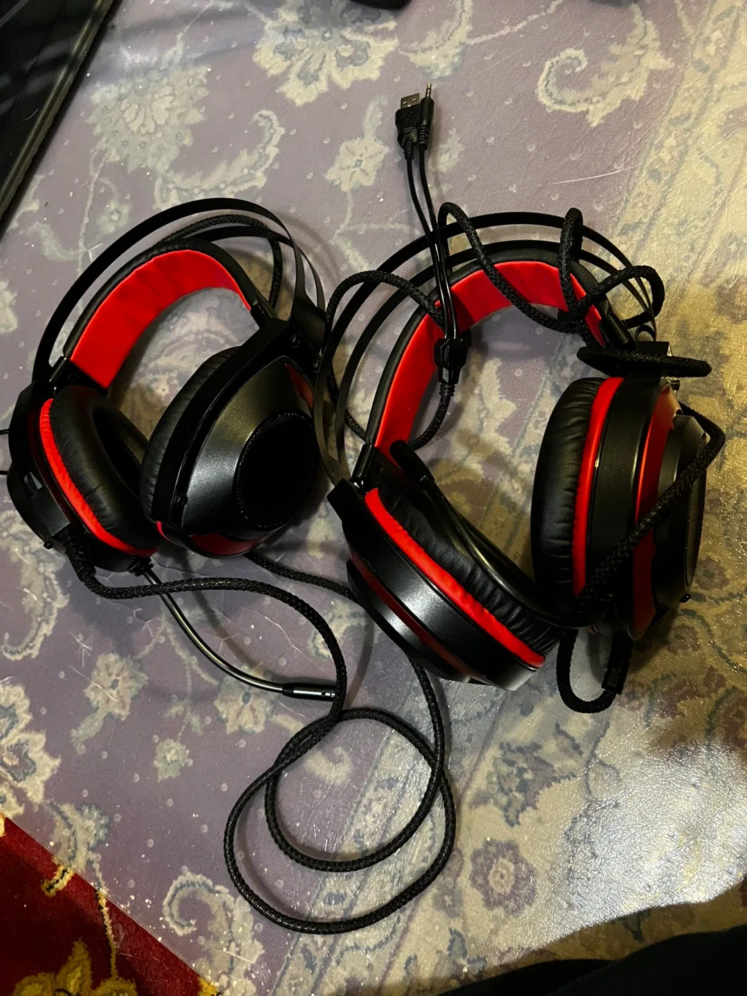 Gaming Headset - Red and Black image indicator(2)