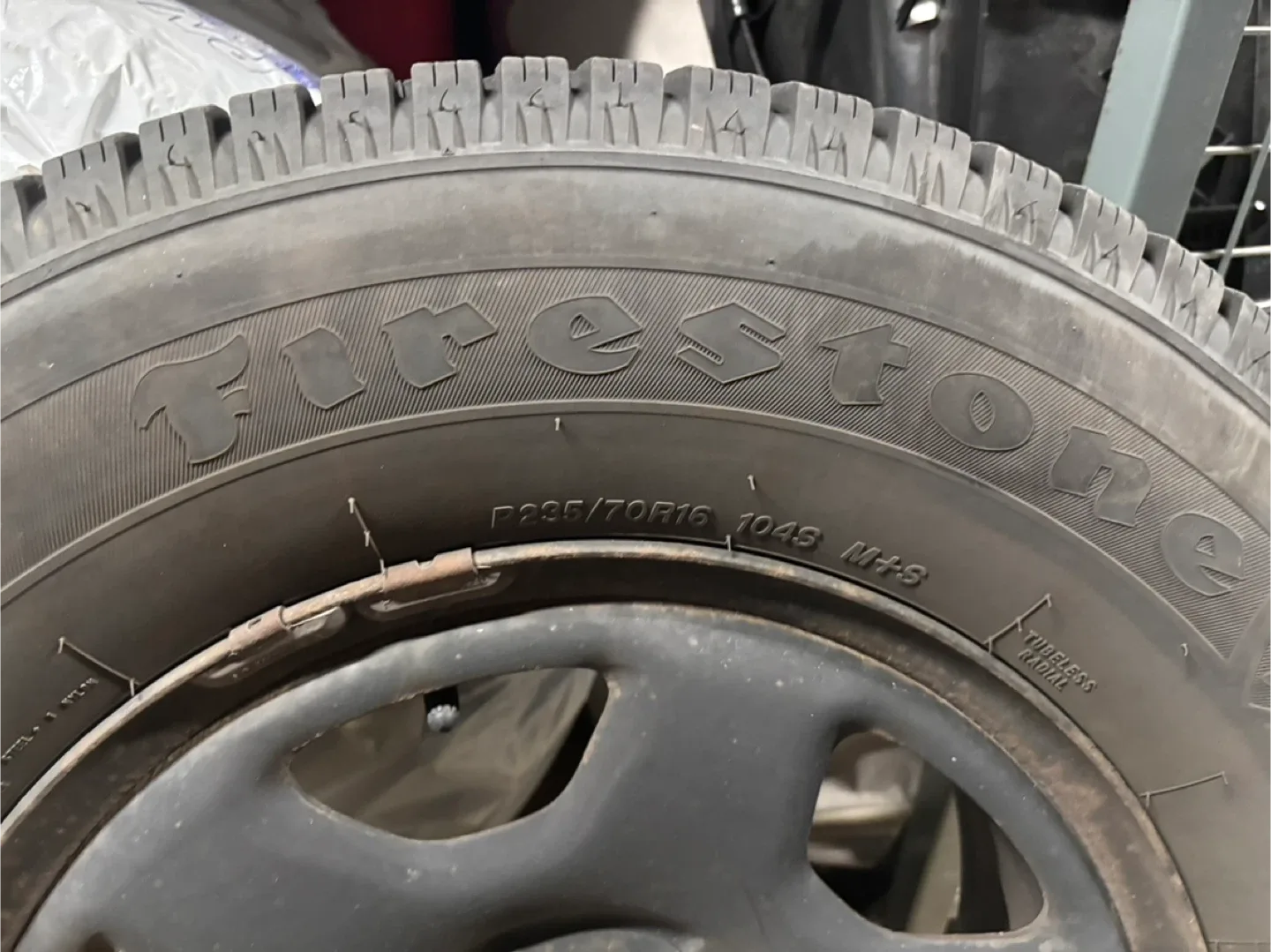 Firestone Winterforce 2 P235/70R16 Tire image indicator(3)