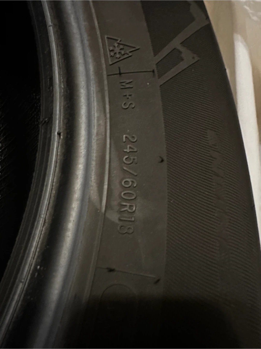 Motomaster Winter Edge Tire 245/60R18 - photo 2