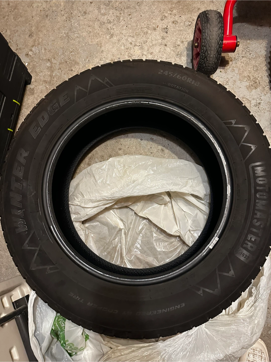 Motomaster Winter Edge Tire 245/60R18 - photo 3