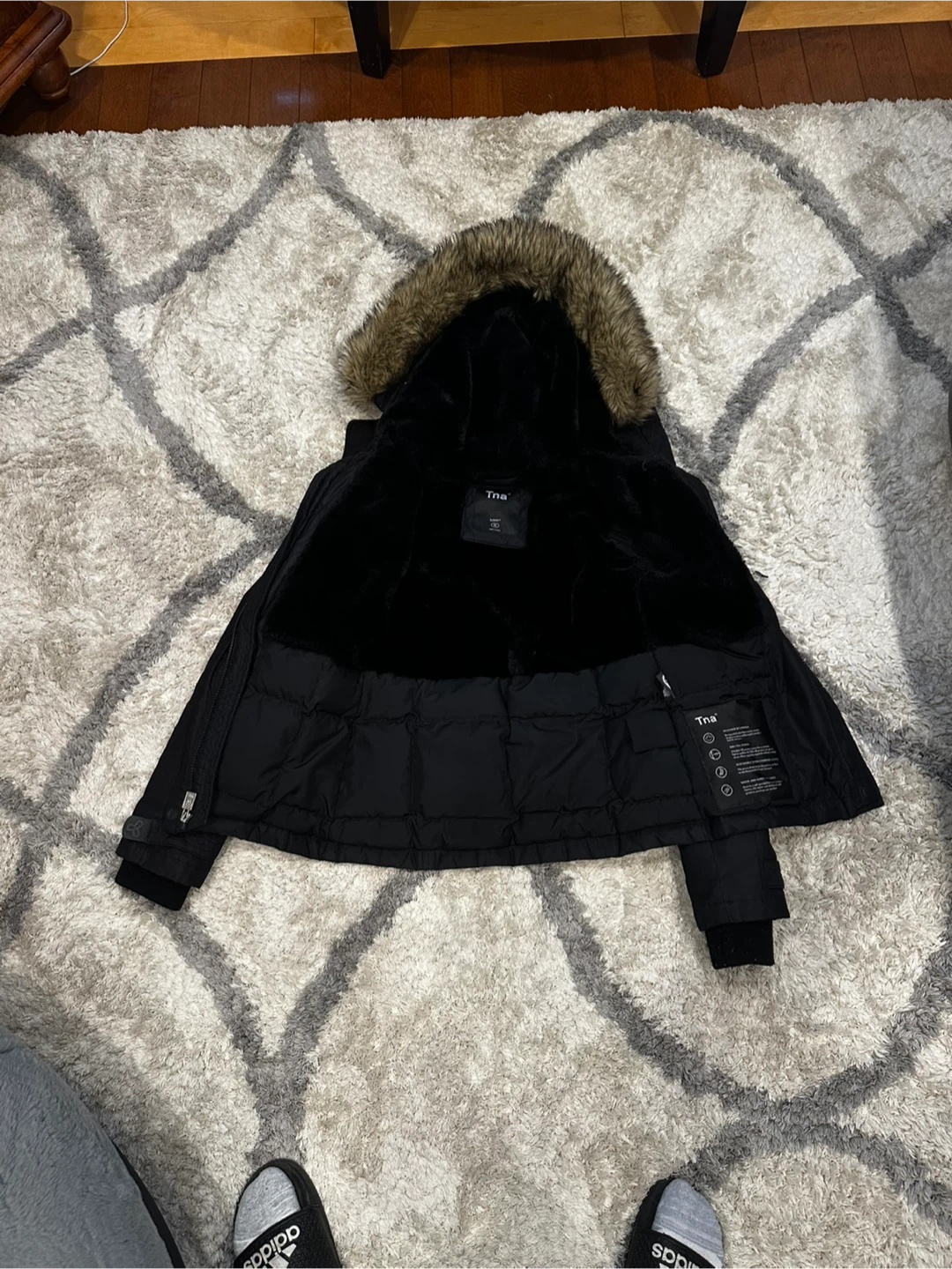 TNA/Aritzia Summit Parka - XS - Black