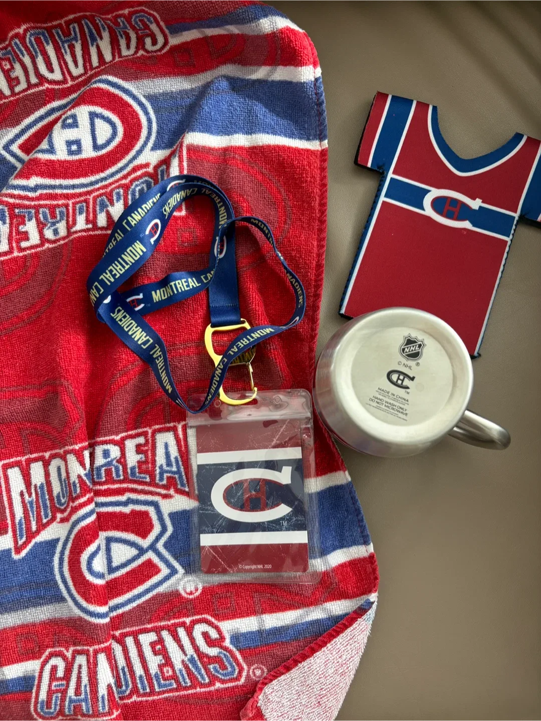 4 piece Montreal Canadiens Fan Bundle image indicator(2)