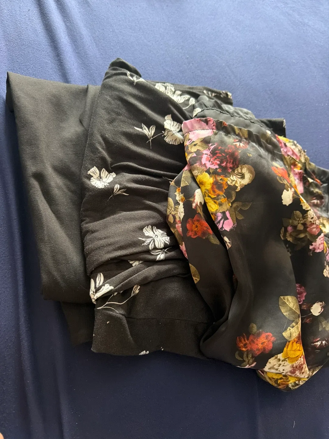 Assorted Women's Clothing Bundle image indicator(2)