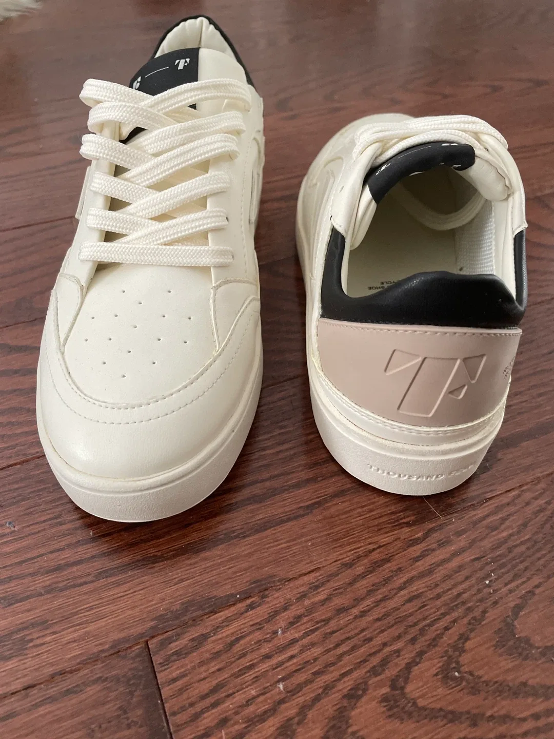 Frank and Oak Sneakers NEW image indicator(2)