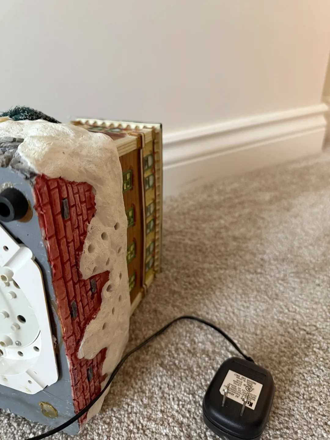 Casino Lighted House Figurine Holiday Decor image indicator(4)