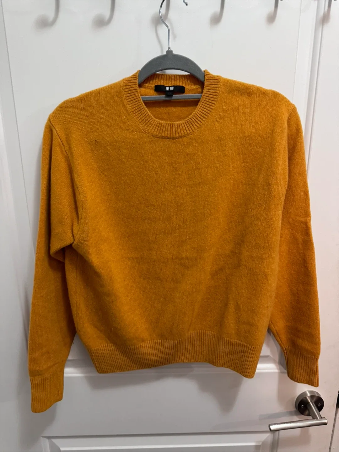 Uniqlo Orange Crew Neck Sweater thumbnail