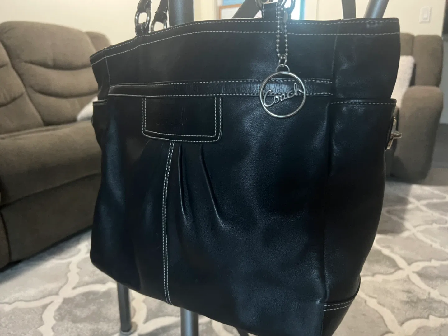 Coach Black Leather Tote Bag/free delivery image indicator(2)