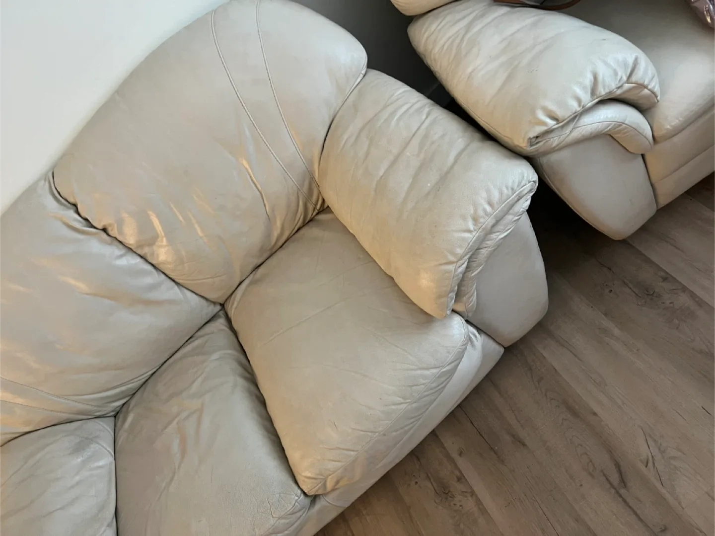 Cream Leather 2-Seat Sofa and Recliner Set image indicator(3)