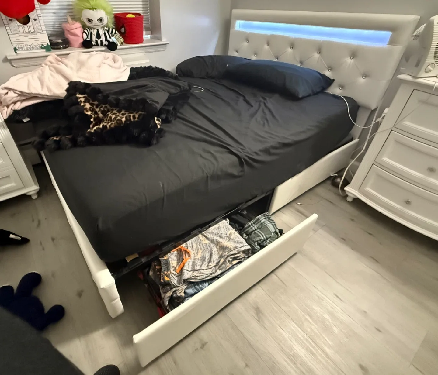 Keyluv Full Size Beige Bed Frame w/ Storage image indicator(2)