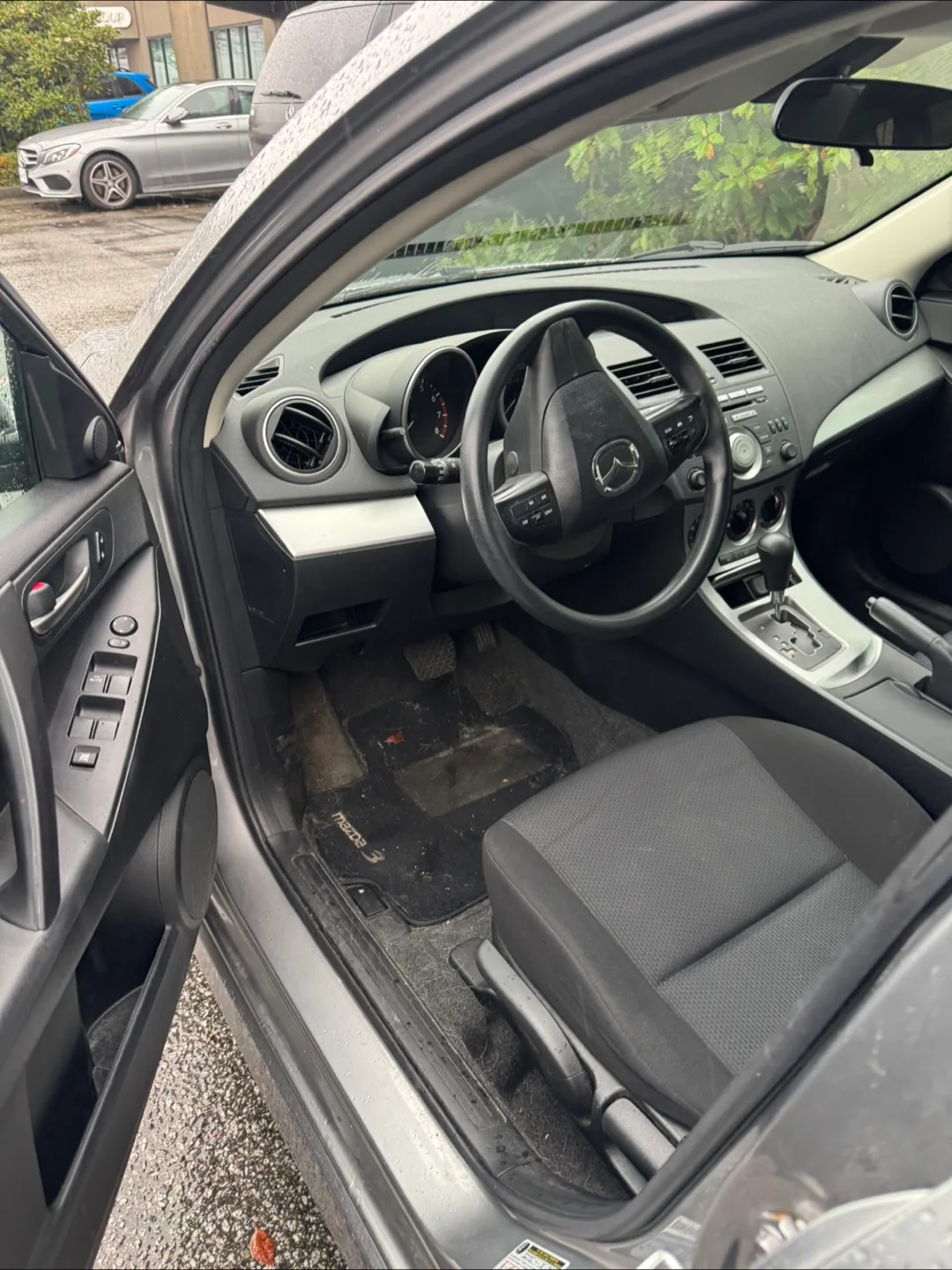 2010 mazda 3 hatch back image indicator(5)