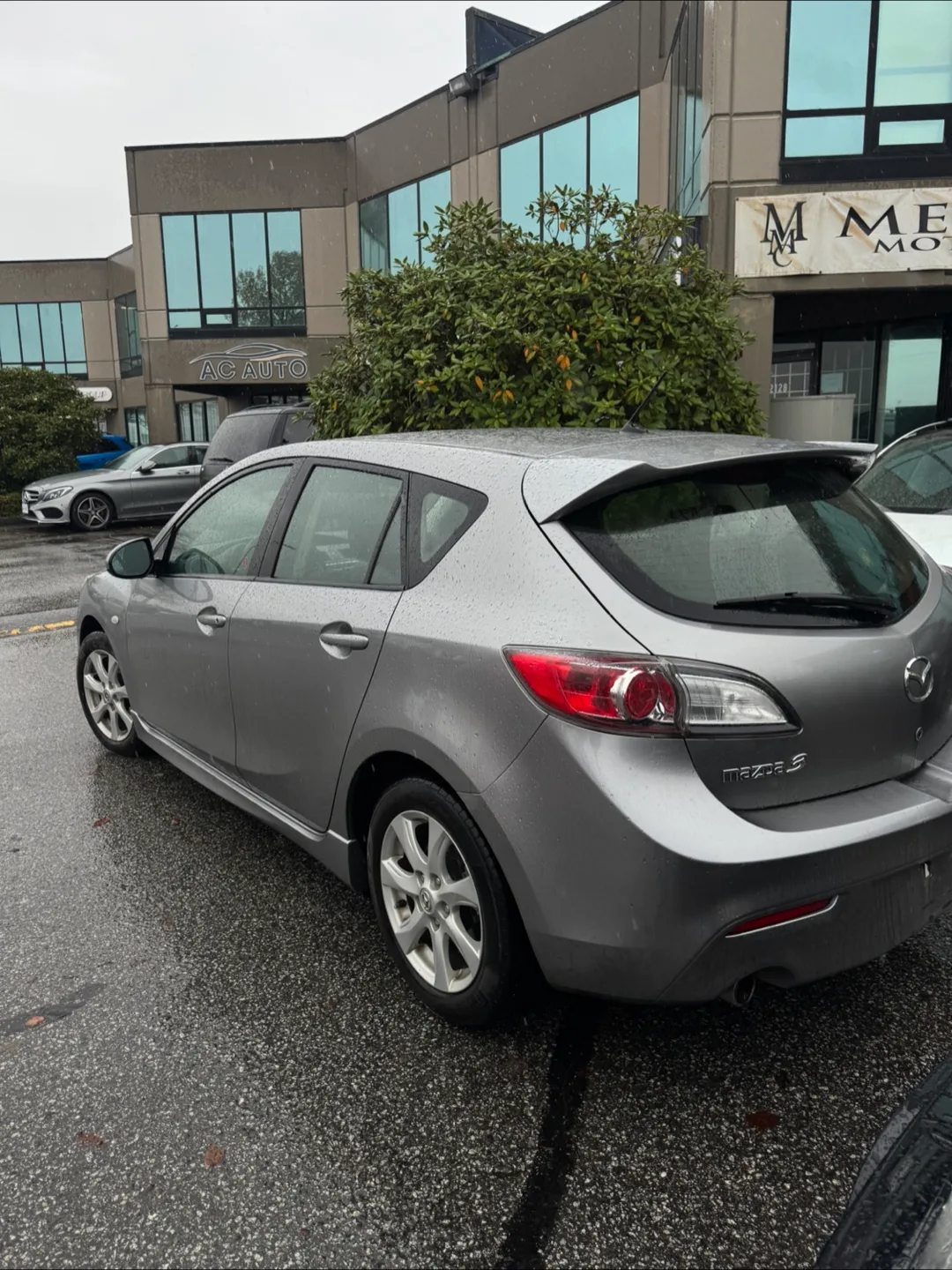 2010 mazda 3 hatch back image indicator(3)