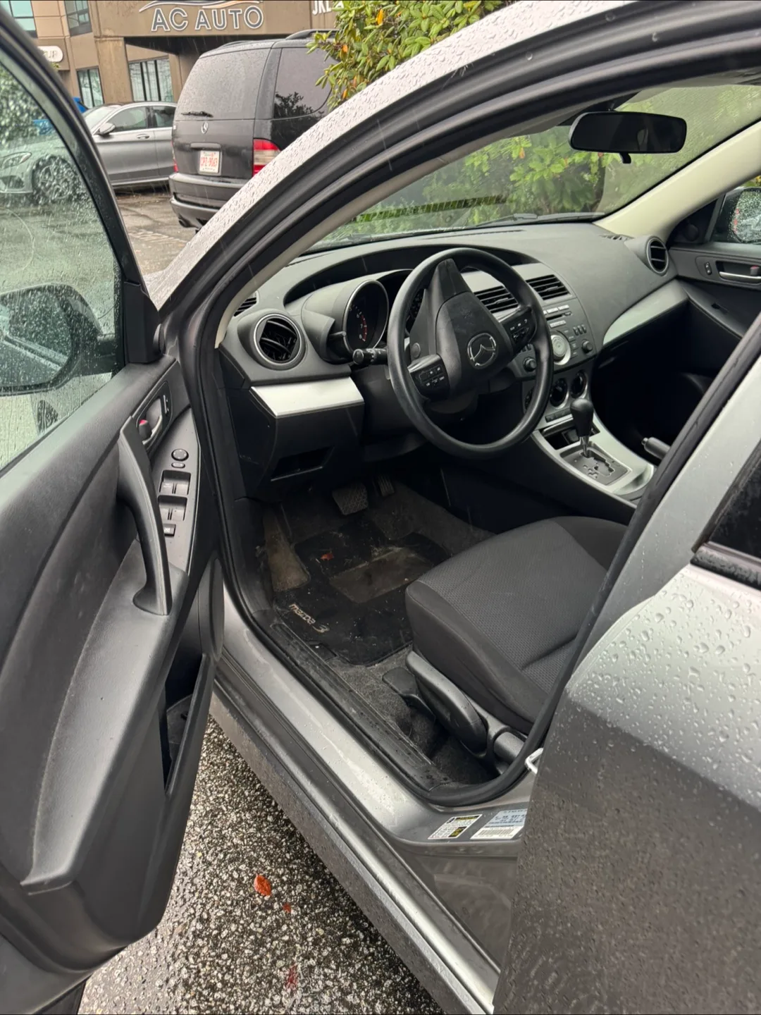 2010 mazda 3 hatch back image indicator(6)