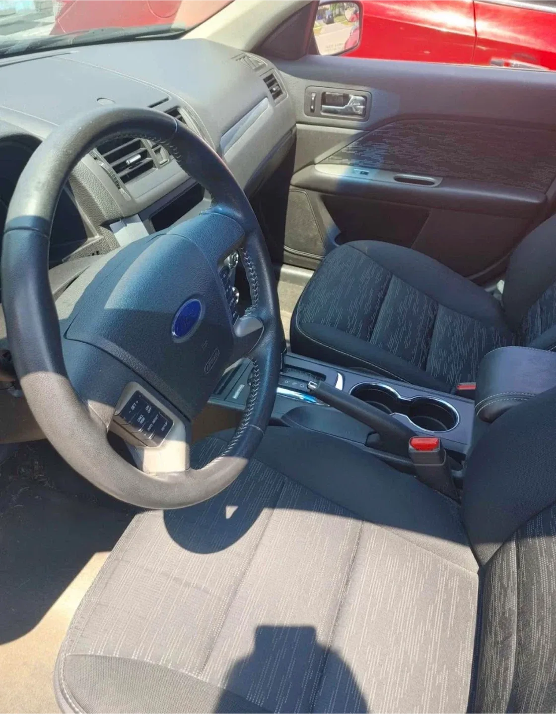 2012 Ford Fusion Sedan - Black image indicator(4)