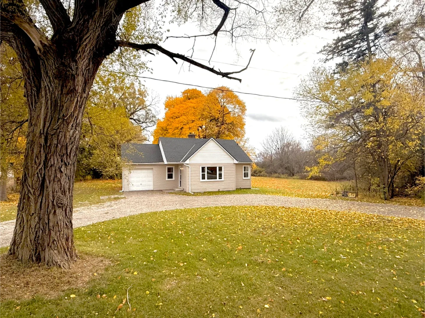 3 Beds 1 Bath - House