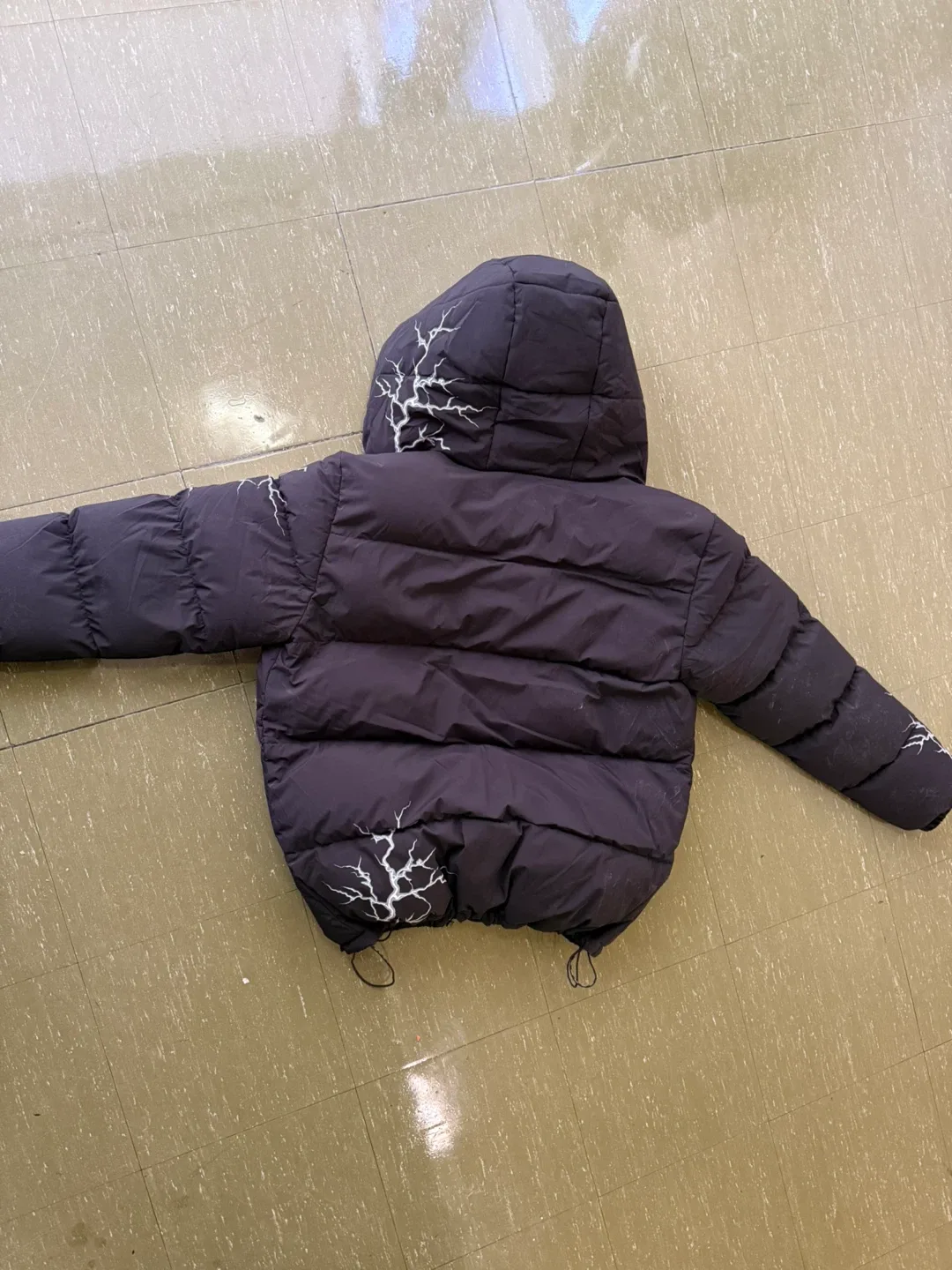 Hoodrich Dark Jacket - Black/White - Size XL image indicator(2)