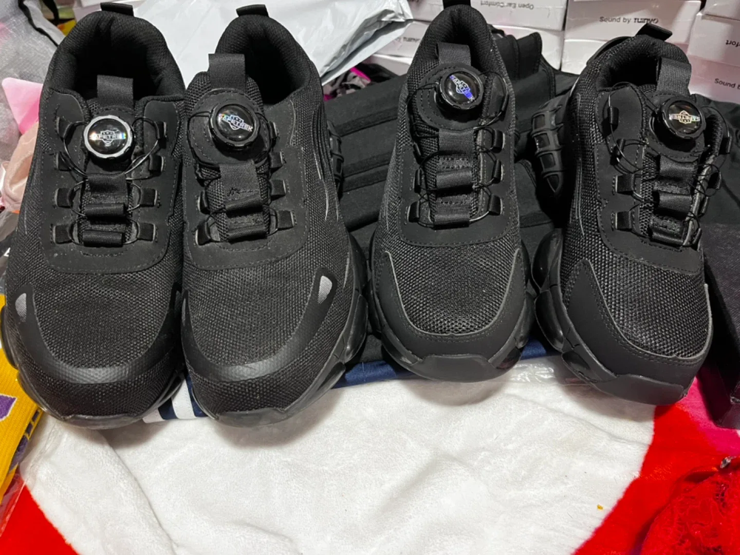 Black Sneakers image indicator(2)