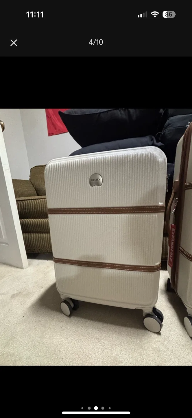 Set of brand New Delsey Paris Brigette luggage - $500 image indicator(4)