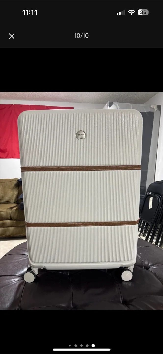 Set of brand New Delsey Paris Brigette luggage - $500 image indicator(10)