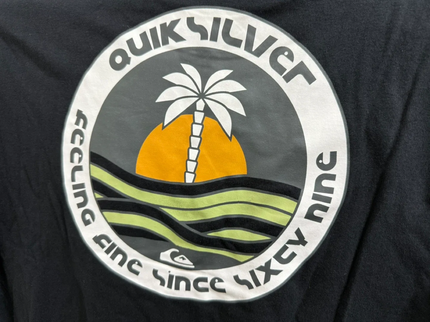 Brand New Quiksilver T-Shirt - Size M