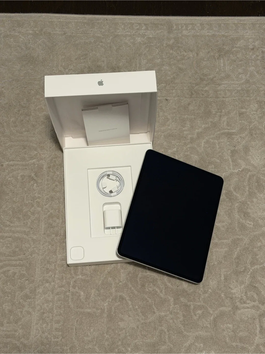 Apple 13 Inch M4 iPad Pro image indicator(2)