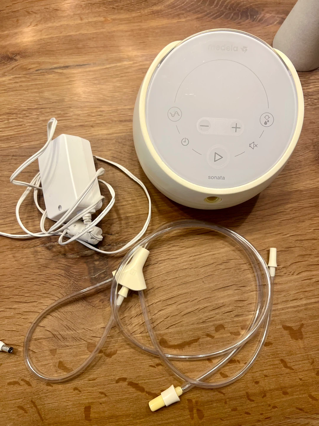 Medela Sonata Breast Pump with Accessories - photo 2