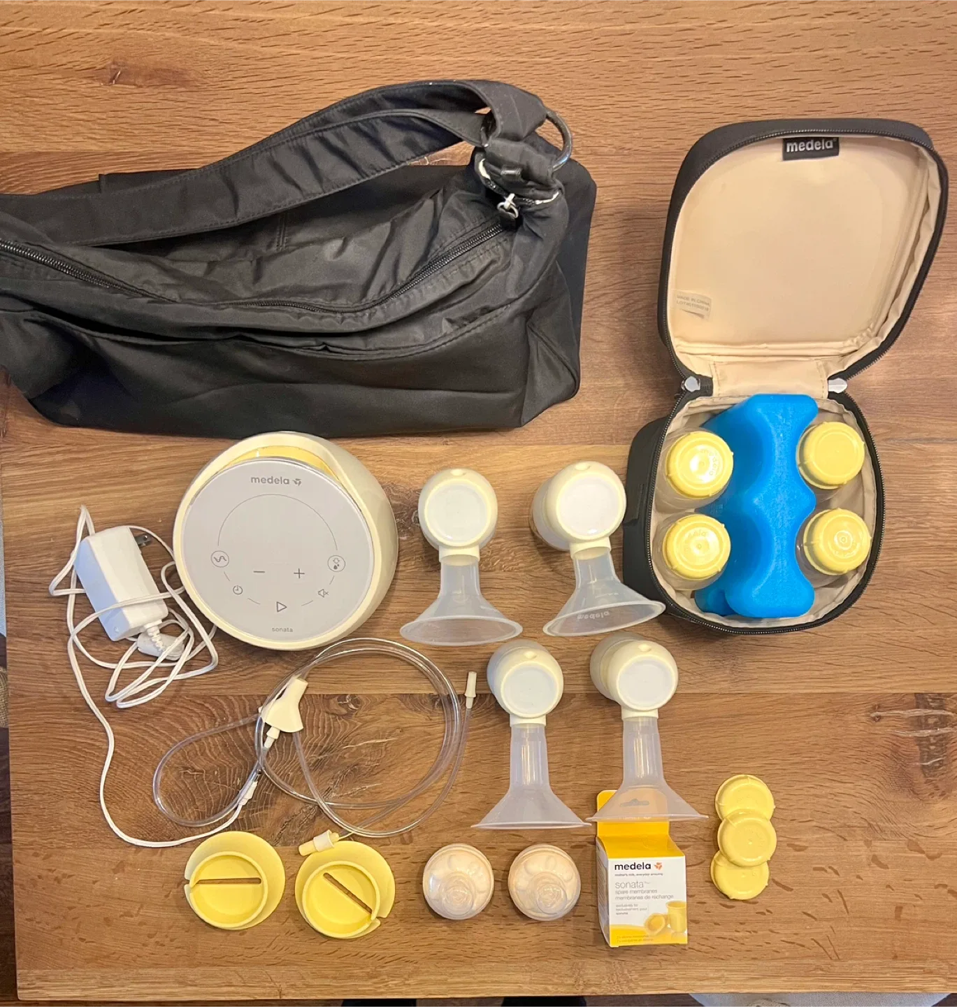 Medela Sonata Breast Pump with Accessories