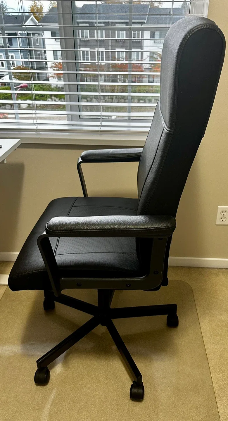 Swivel Office Chair - Ikea image indicator(2)