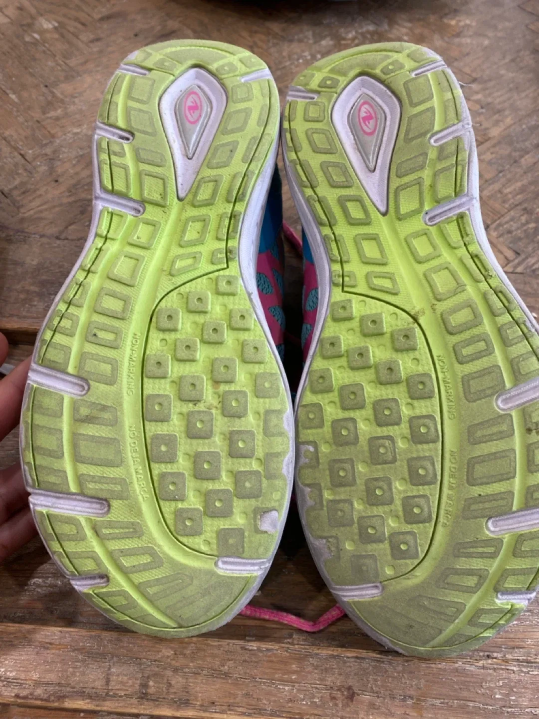 Lot of girls running shoes Size 3, 3.5, 4 image indicator(7)