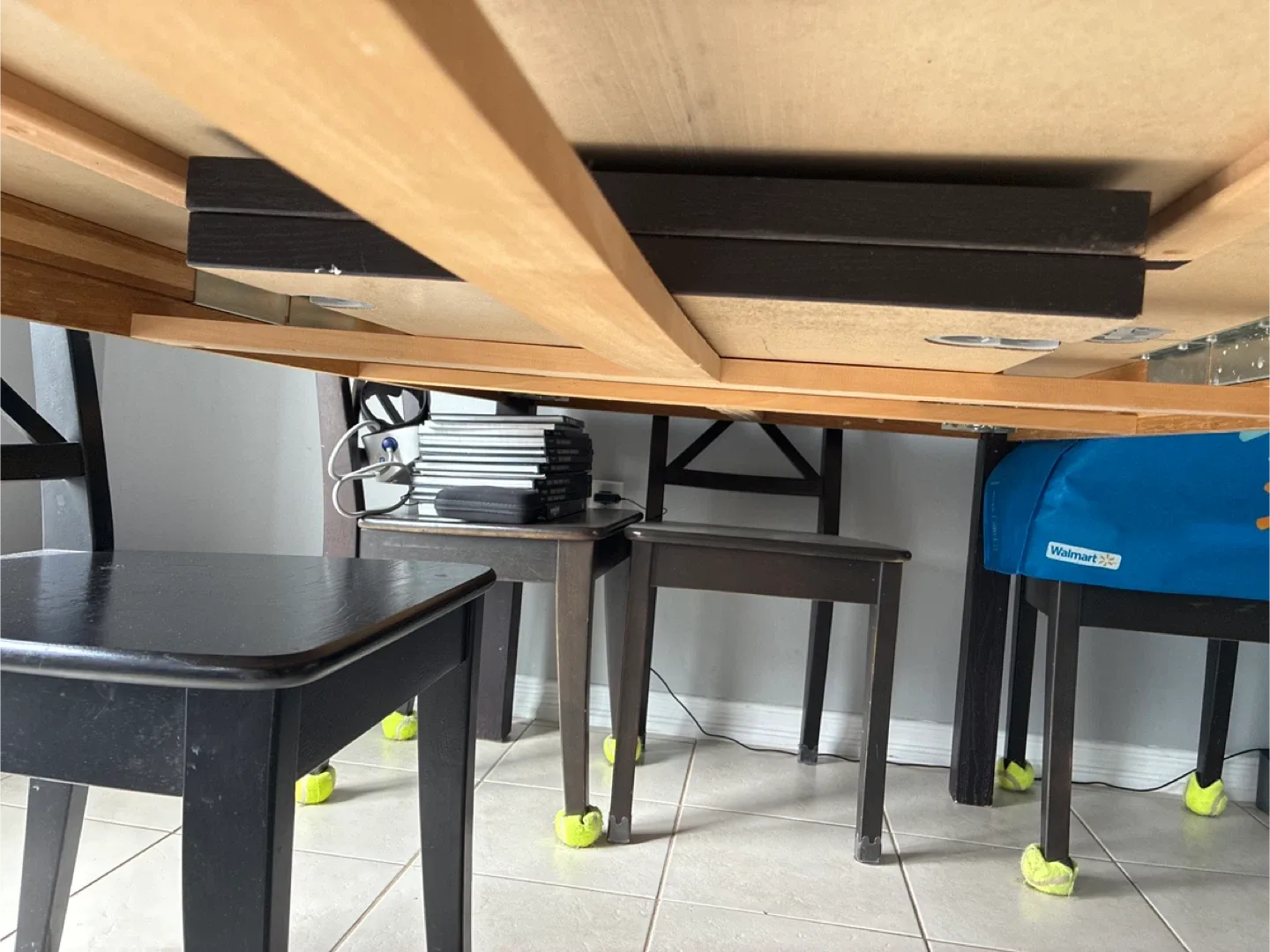 Dining Table with Chairs - Black image indicator(3)