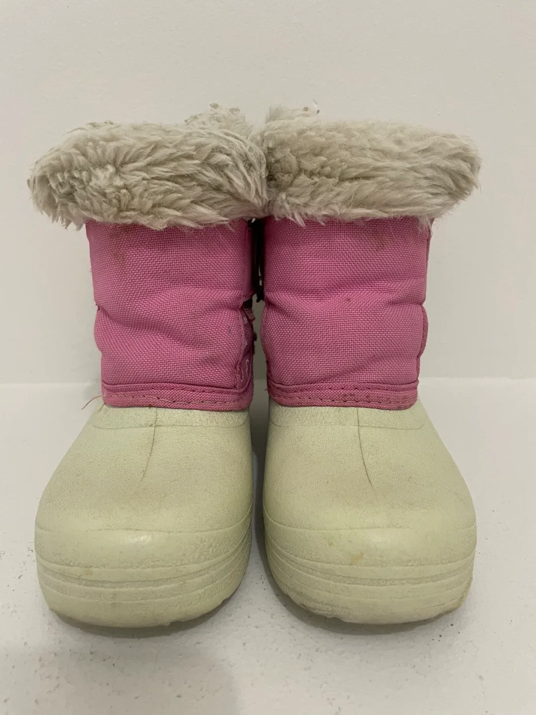 Girl’s/ kids GRAY WOLF snow boots size 10@downtown image indicator(2)