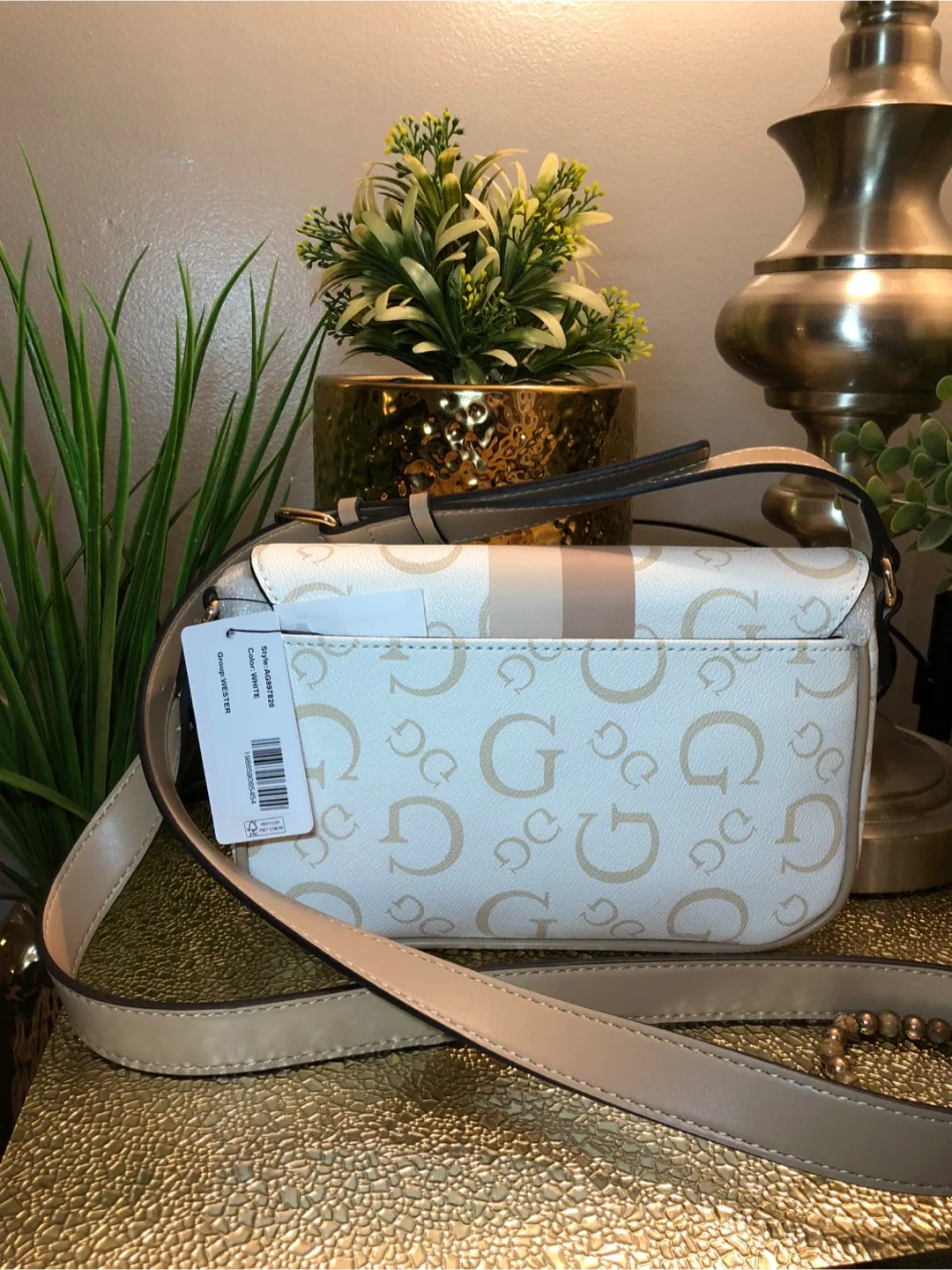 Guess White Shoulder Bag - New with Tags! image indicator(3)