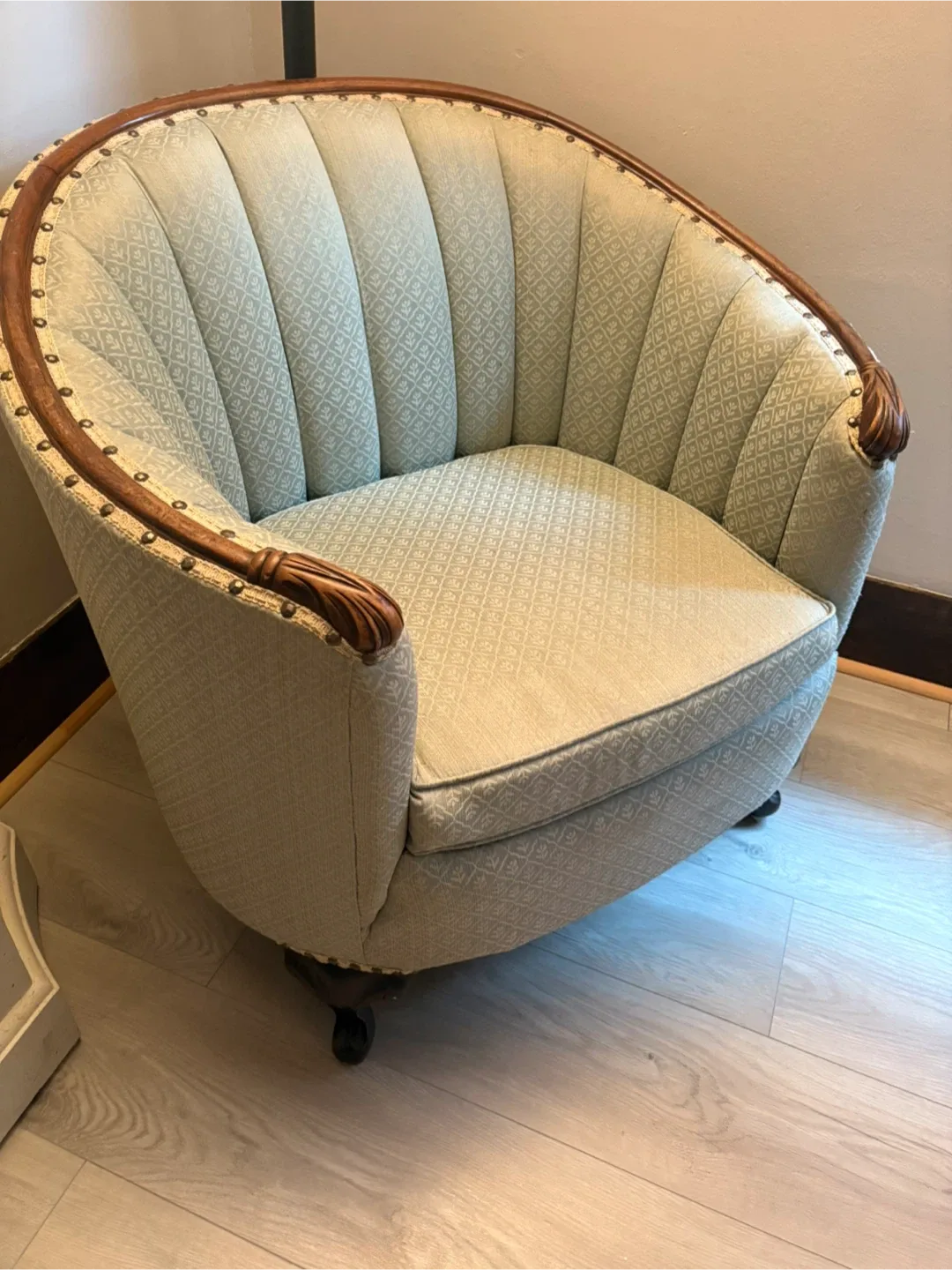 🥕Vintage Style Accent Chair image indicator(3)