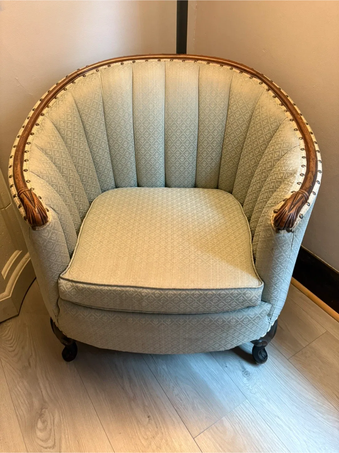 🥕Vintage Style Accent Chair image indicator(2)