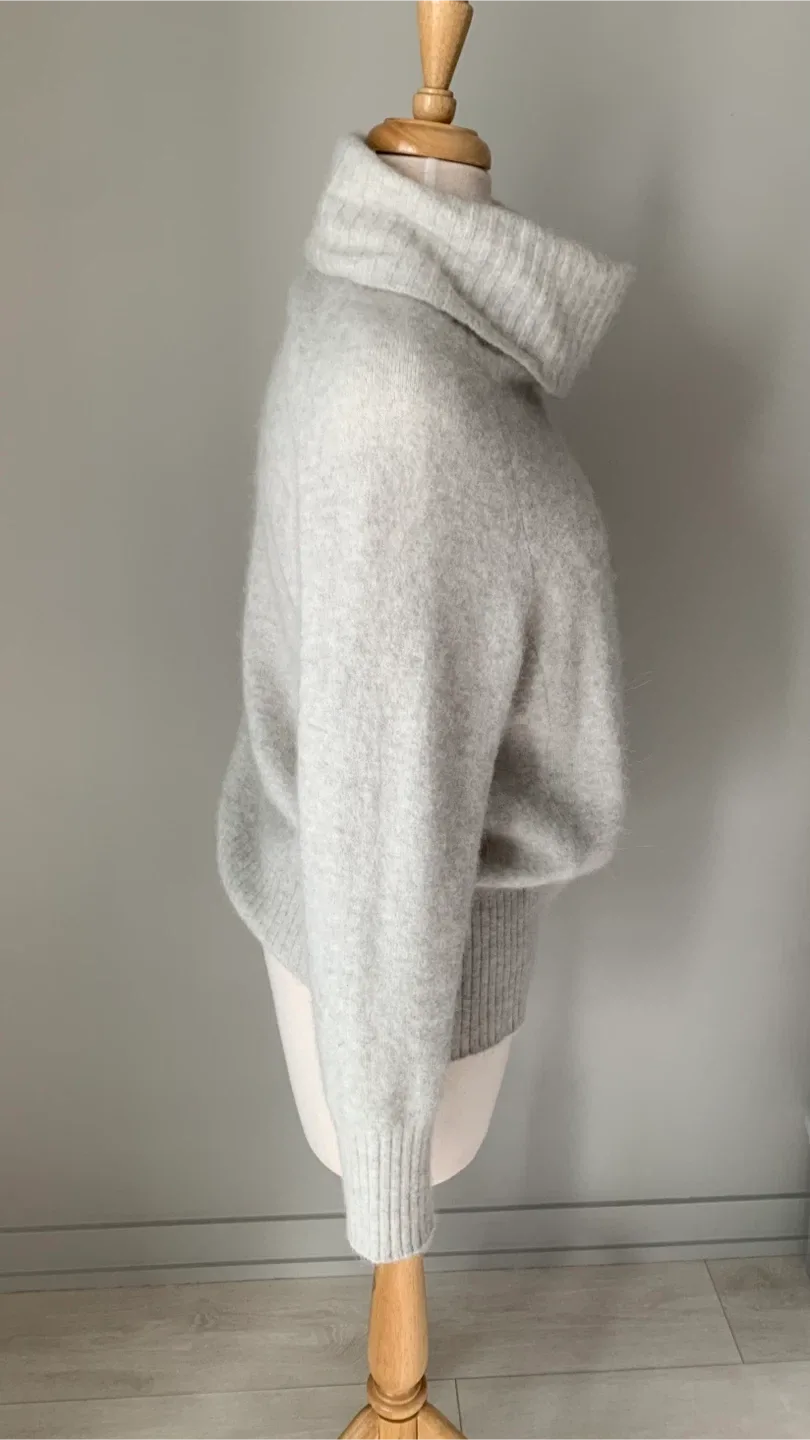 Babaton Taupe Cozy Sweater Size M (oversized) image indicator(5)