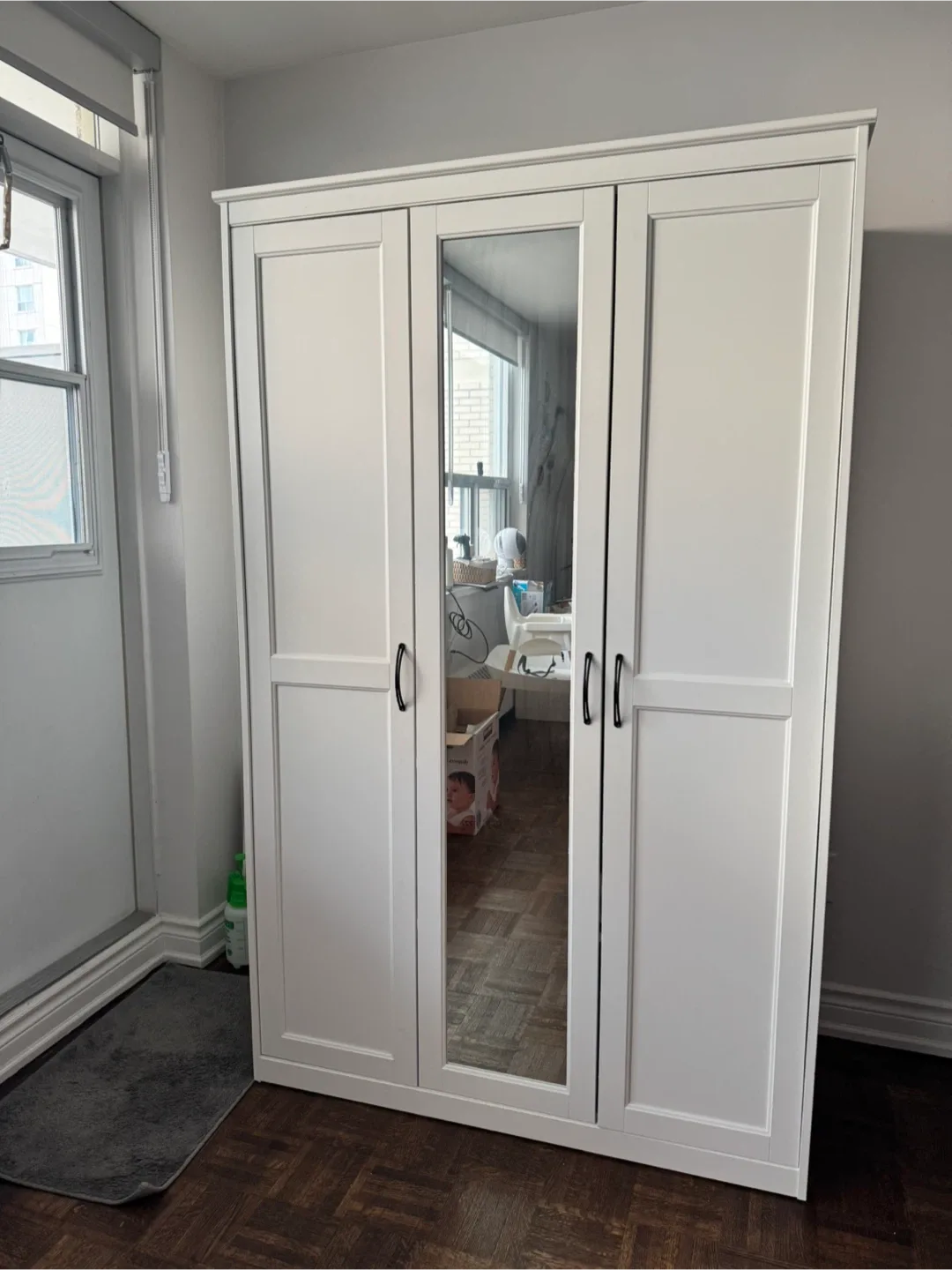 Songesand Ikea sturdyWhite Wardrobe with Mirror Doors image indicator(2)