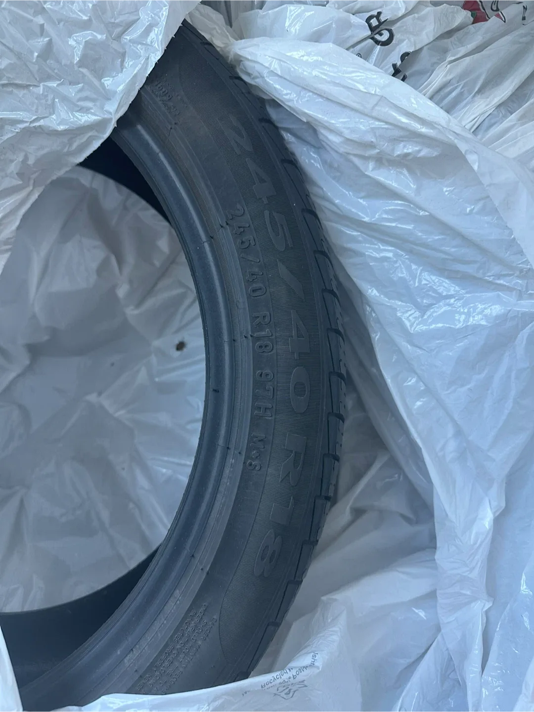 245/40 R18 Tire image indicator(3)