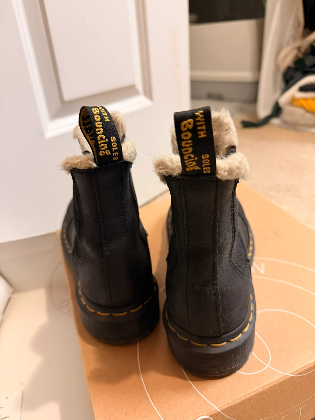 Dr. Martens Leona Faux Fur Lined Chelsea Boots, US 7 - photo 3